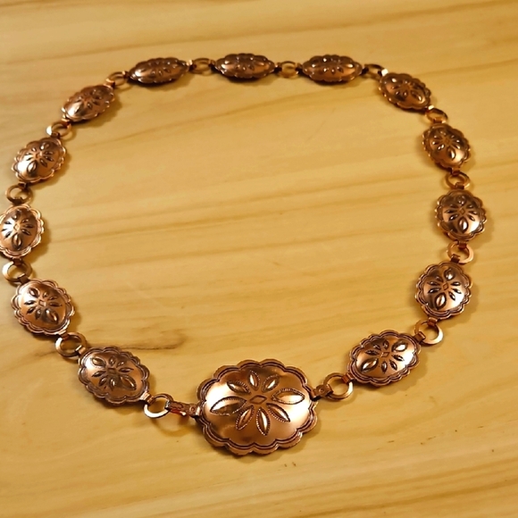 na Accessories - Vintage Southwestern Copper Tone Linking Belt Sz. Small Western